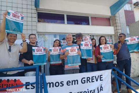 Servidores do INSS mantêm greve na Paraíba e Governo manda cortar salários