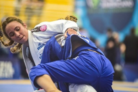 Atleta paraibana conquista bronze em sul-americano de jiu-jitsu com kimono