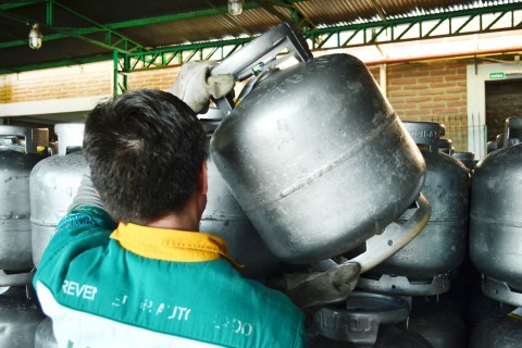 Gás de cozinha sobe na Paraíba a partir da próxima semana e consumidor paga mais caro por botijão