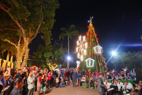 Campina Grande ganha ‘vila gastronômica’, com decoração natalina, no Açude Velho